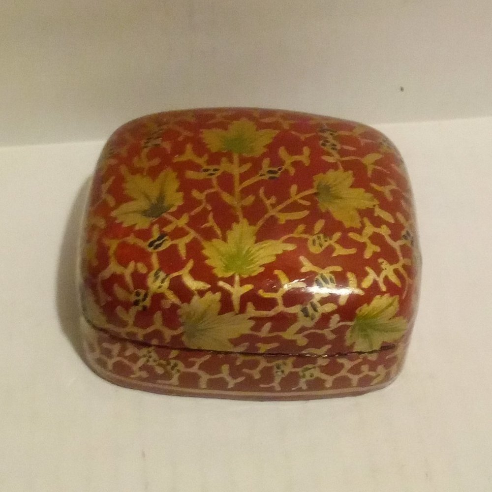 Vintage Kashmir Paper Mache Lacquer Hand Painted Trinket Box - Picture 1 of 4